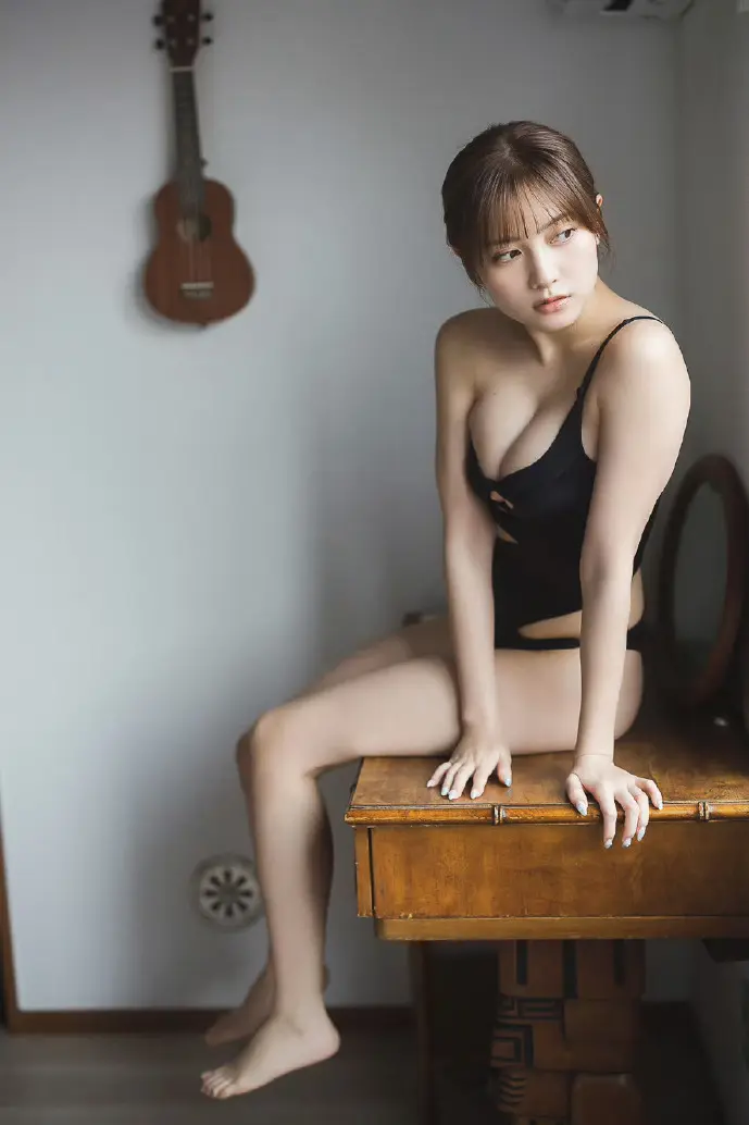 中老年人在广场跳舞